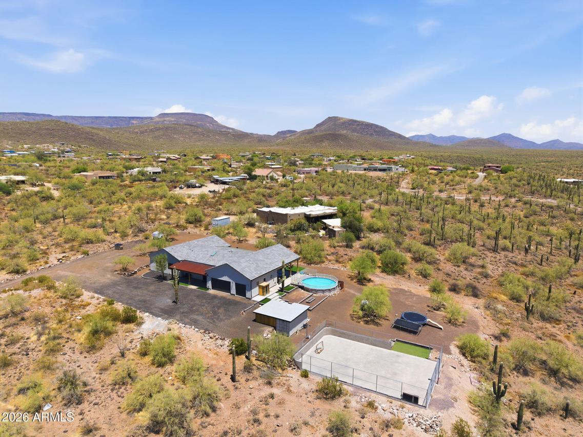 43131 N 20th St., New River, AZ 85087