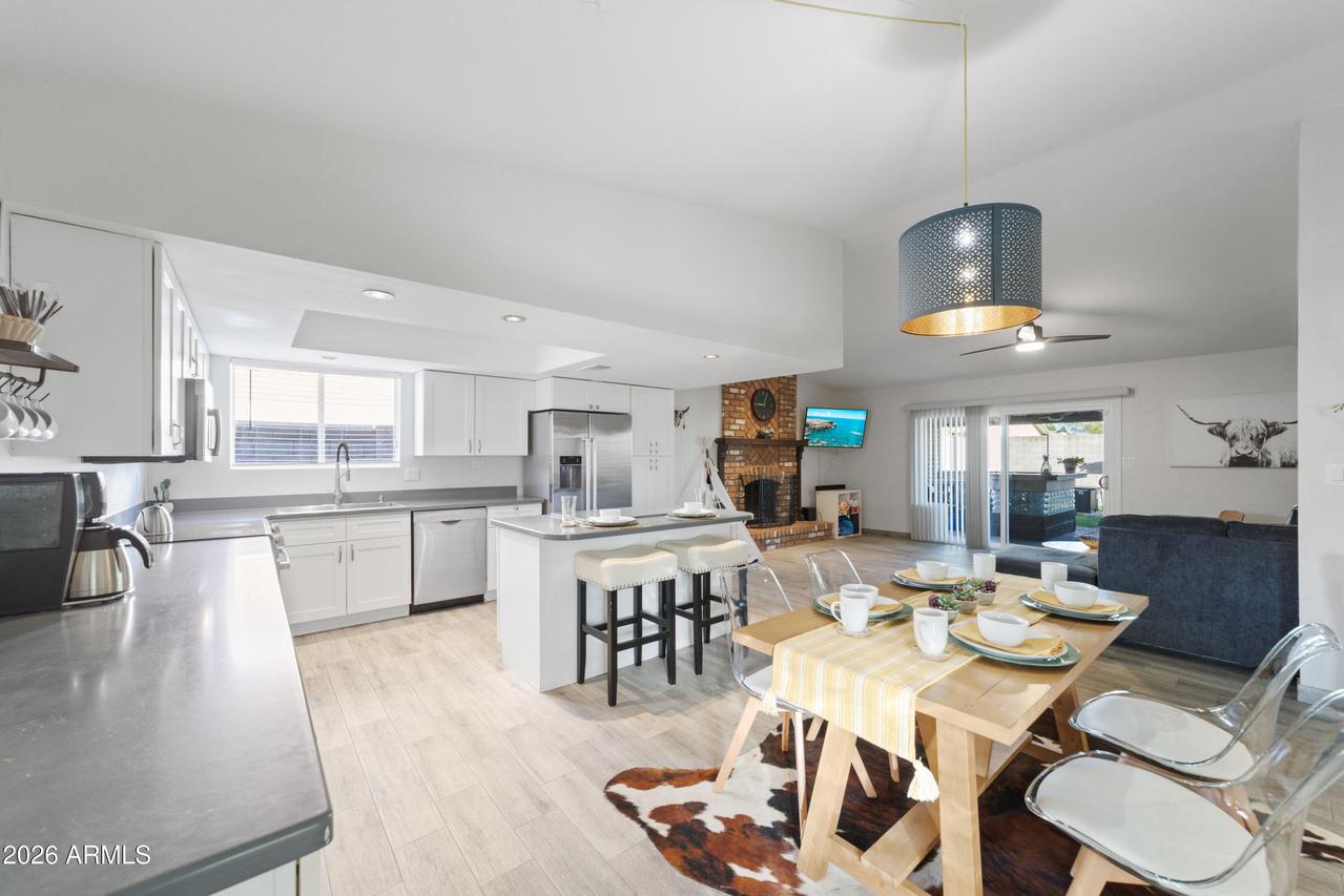 222 W Wescott Dr., Phoenix, AZ 85027