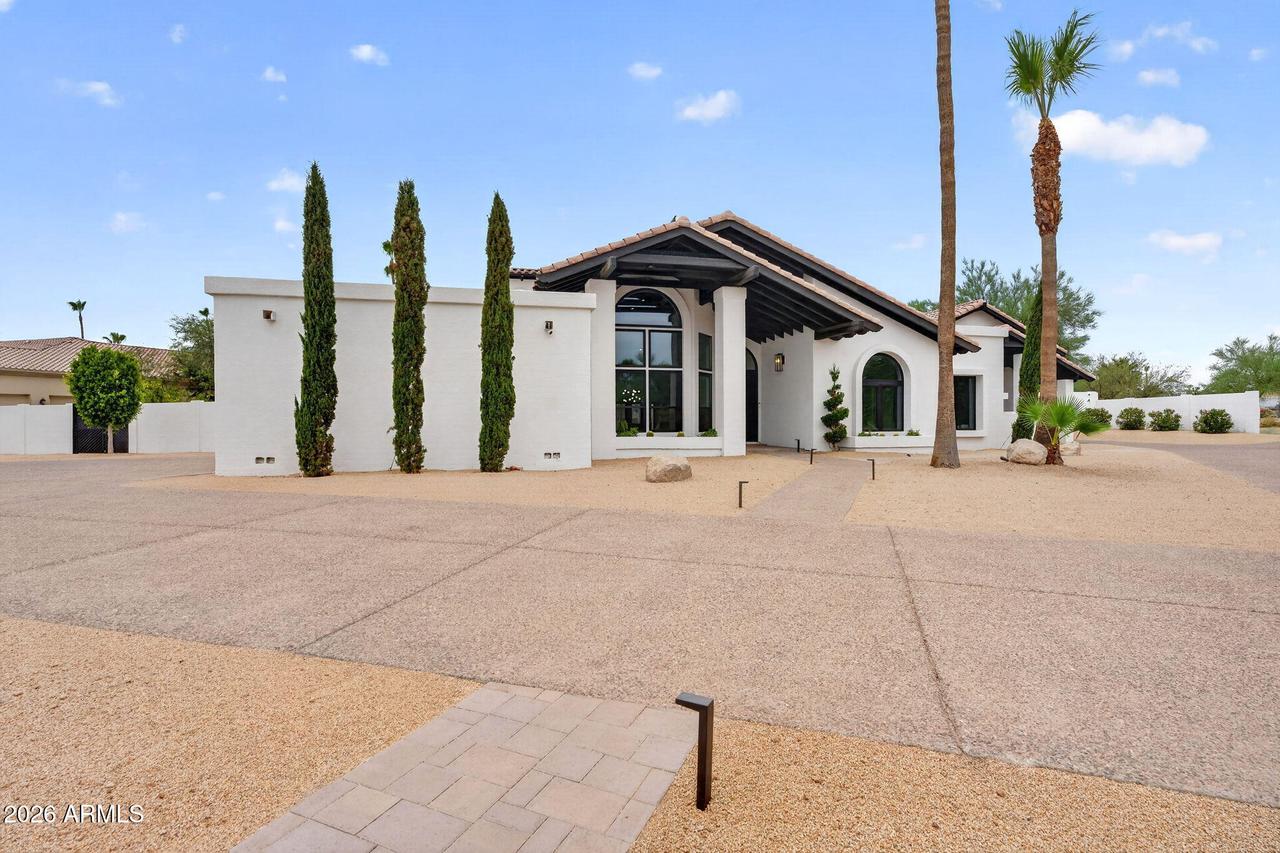 10214 N 44th St., Phoenix, AZ 85028