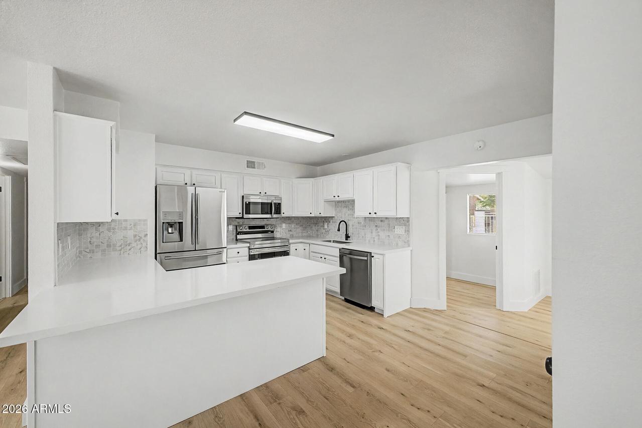 2702 E Grovers Ave., Phoenix, AZ 85032