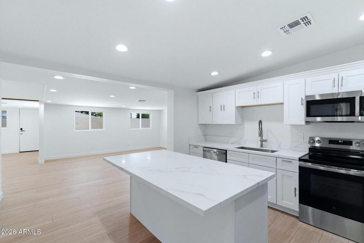 4623 E Devonshire Ave., Phoenix, AZ 85018