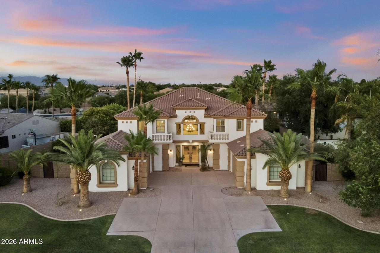 2517 S Constellation Way, Gilbert, AZ 85295