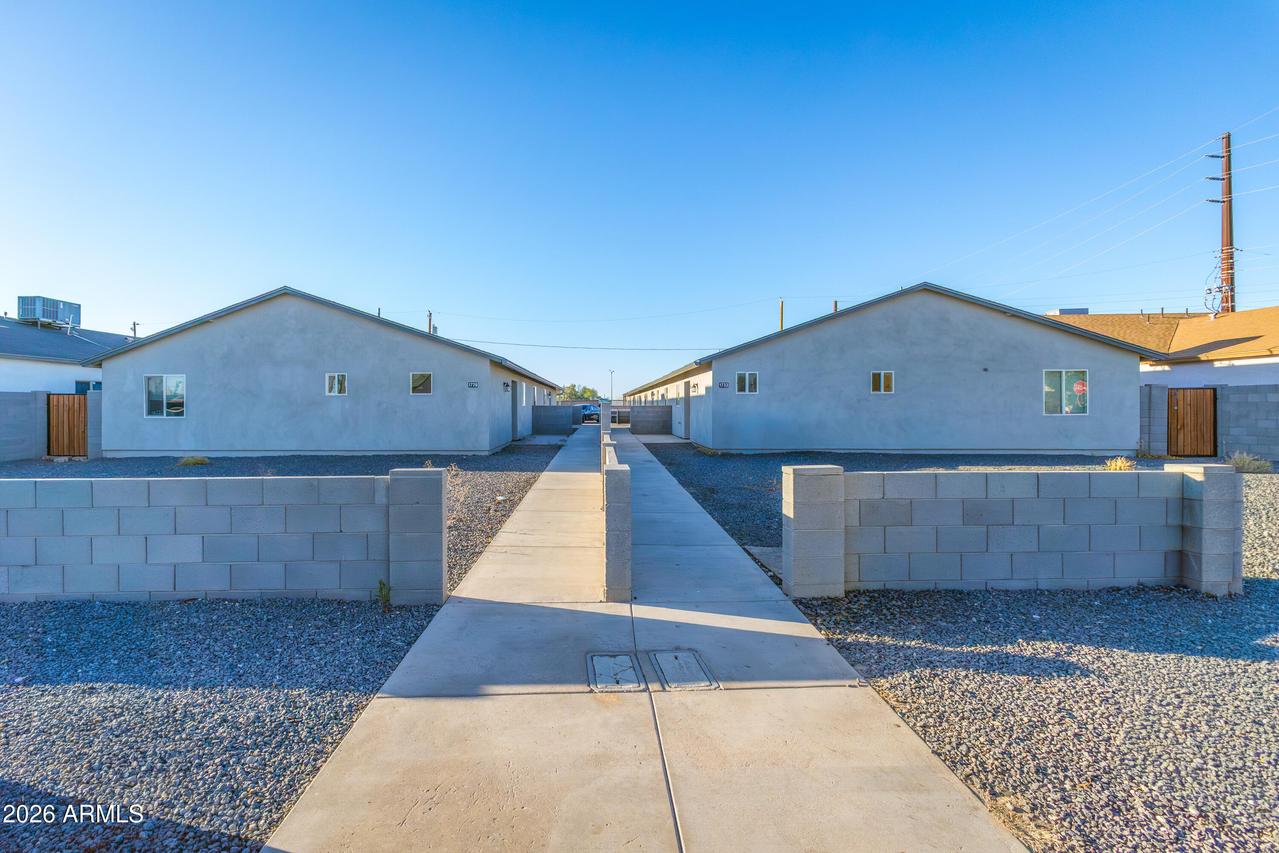 1732 E Wood St., Phoenix, AZ 85040