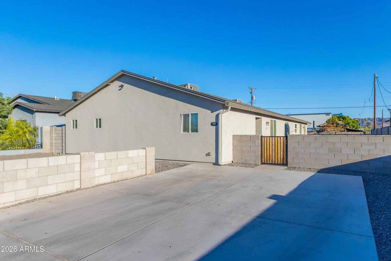 1905 E Illini St., Phoenix, AZ 85040