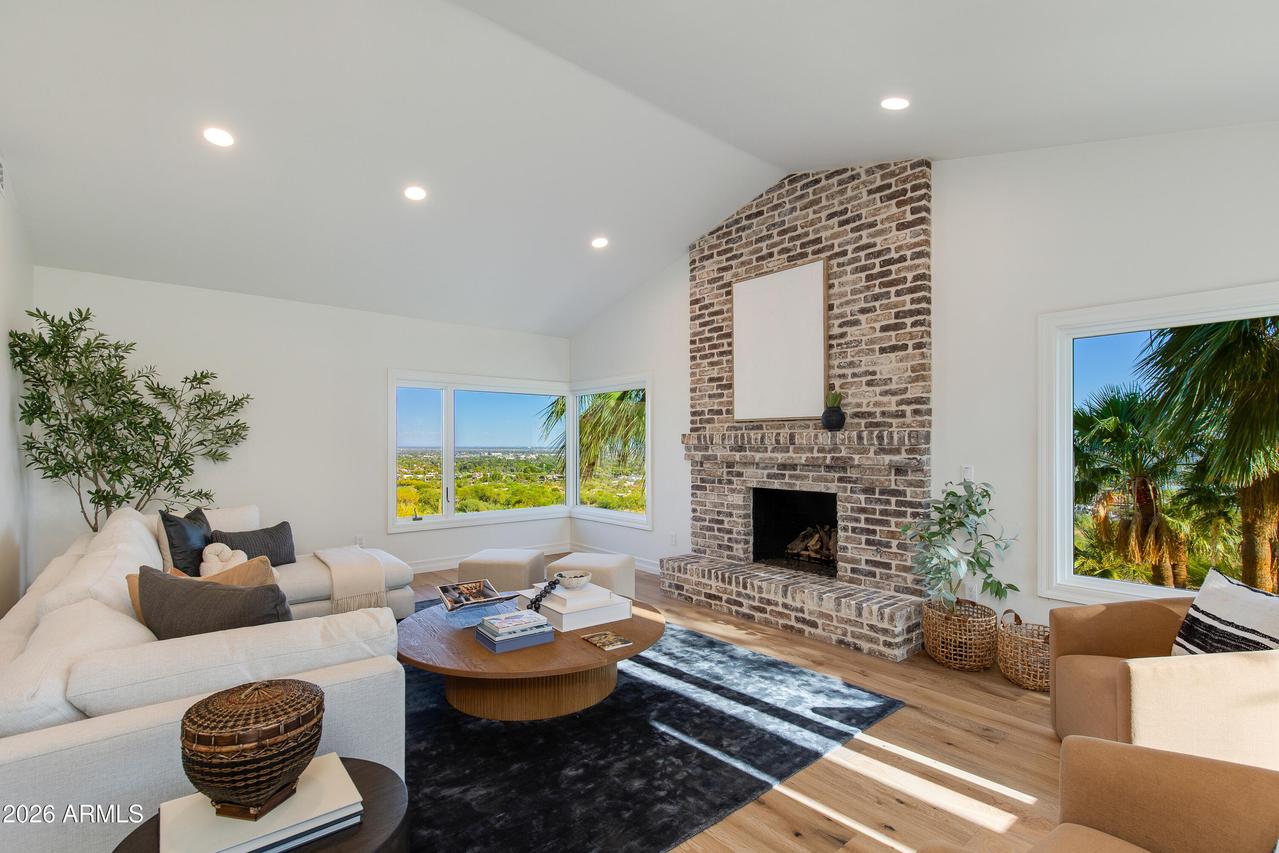 5654 E Mesquite Ln., Phoenix, AZ 85018