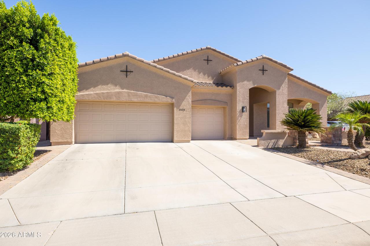 2020 W Bonanza Ln., Phoenix, AZ 85085