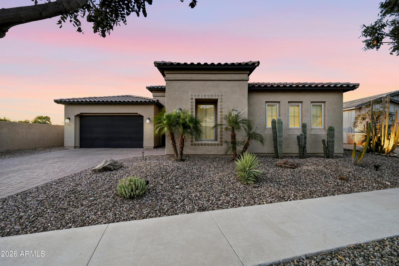 3010 E Desert Ln., Phoenix, AZ 85042