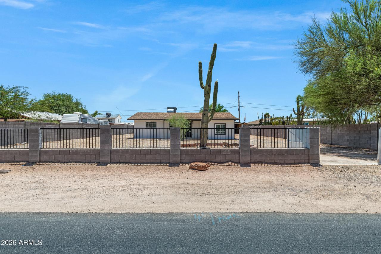 10417 E Boulder Dr., Apache Junction, AZ 85120