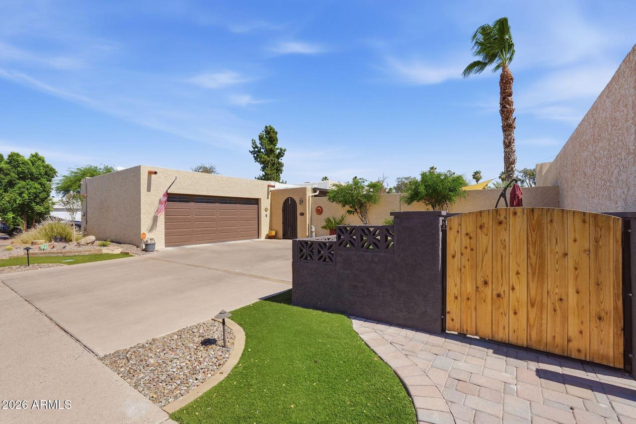 2107 E Alameda Dr., Tempe, AZ 85282