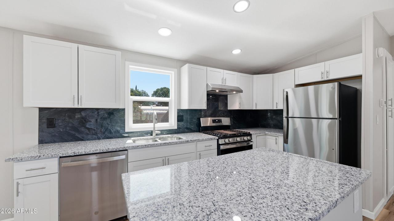 88 E Camino De Pampas, Huachuca City, AZ 85616