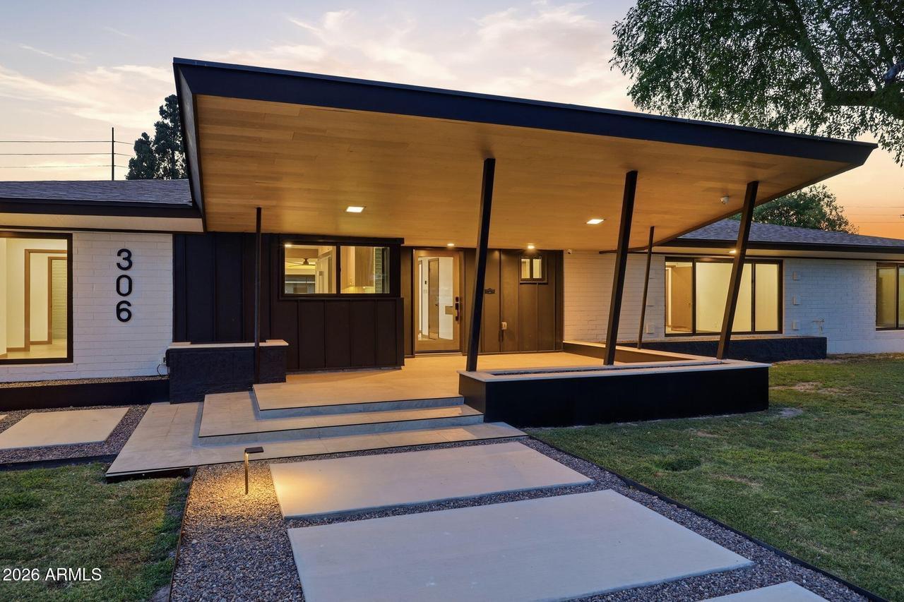 306 N Fraser Dr., Mesa, AZ 85203
