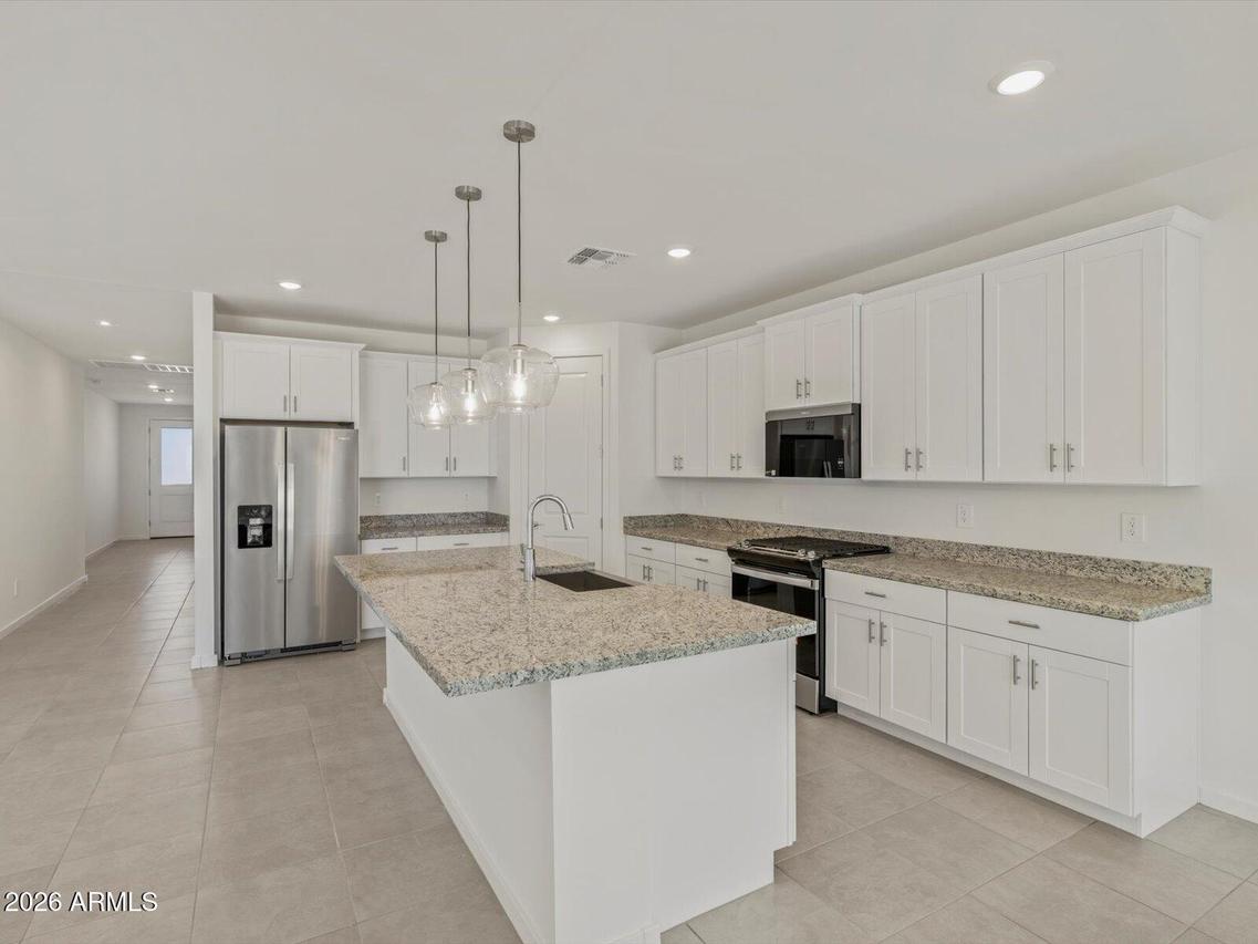 2572 E Vintage Dr., San Tan Valley, AZ 85143