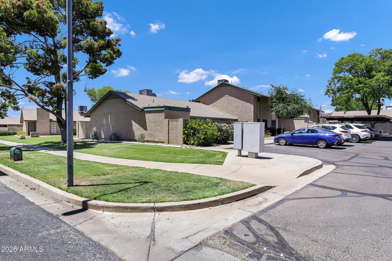 4648 W Continental Dr., Glendale, AZ 85308