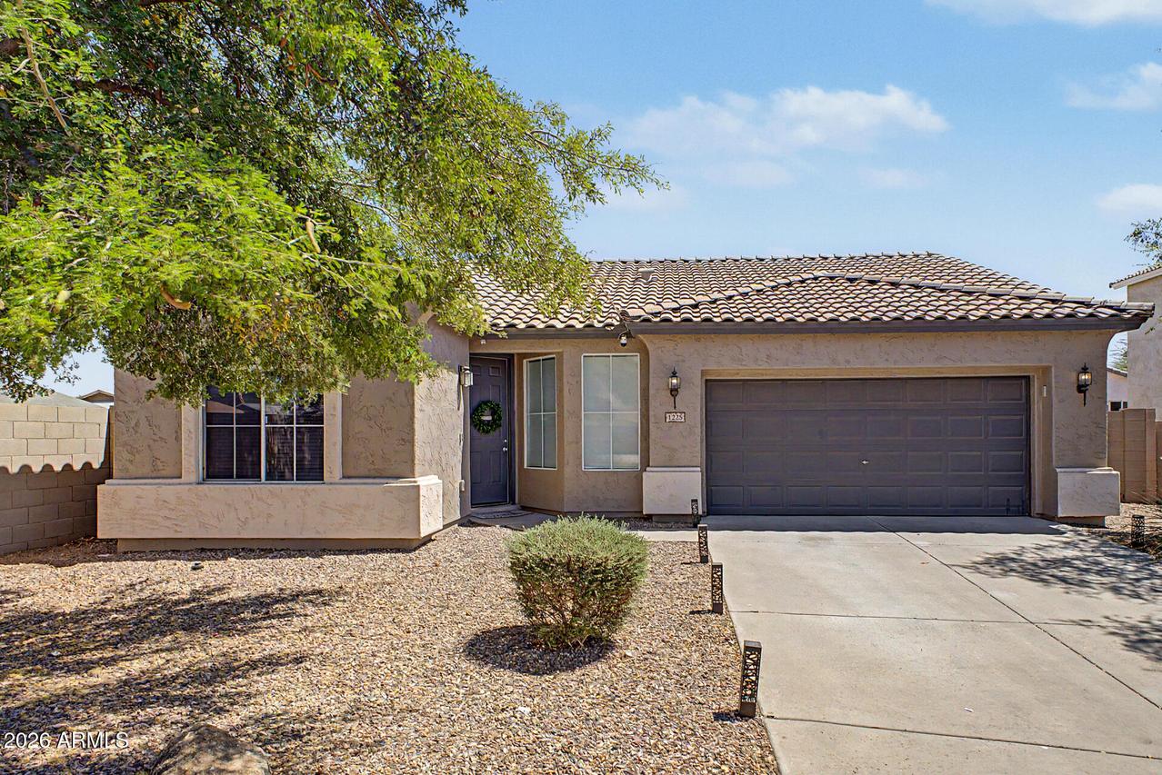 1225 E Grenadine Rd., Phoenix, AZ 85040