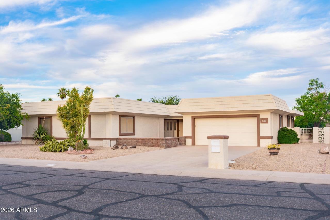 10709 W Wheatridge Dr., Sun City, AZ 85373