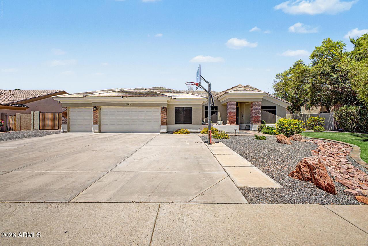 23210 N 72nd Ave., Glendale, AZ 85310