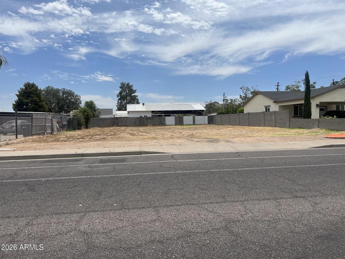 2909 E Paradise Ln. #-, Phoenix, AZ 85032