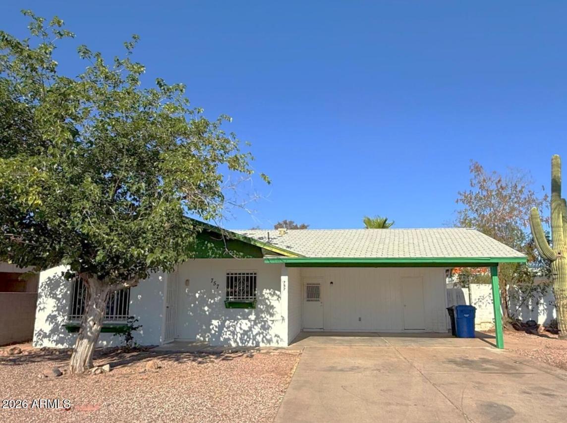 757 S Vineyard, Mesa, AZ 85210