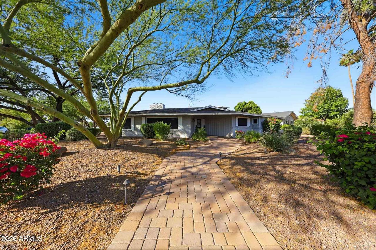 1433 N Bel Air Dr., Mesa, AZ 85201