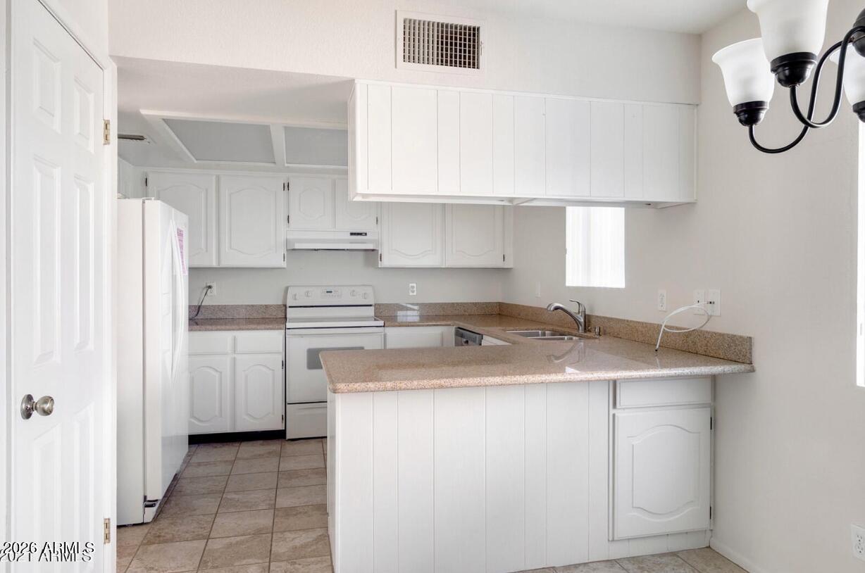 12222 N Paradise Village Pkwy. #330, Phoenix, AZ 85032