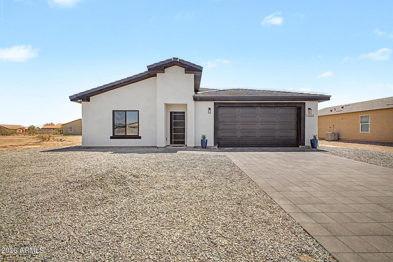 10094 W Mission Dr., Arizona City, AZ 85123