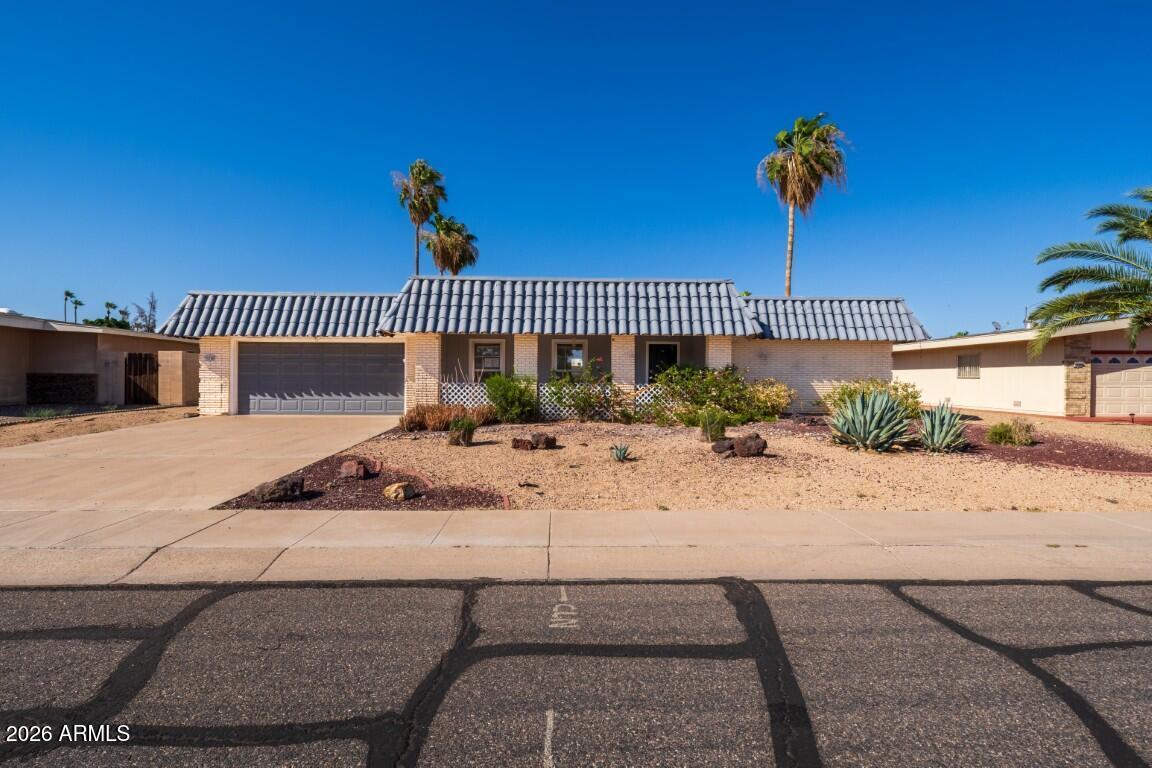 10706 W Pinion Ln., Sun City, AZ 85373