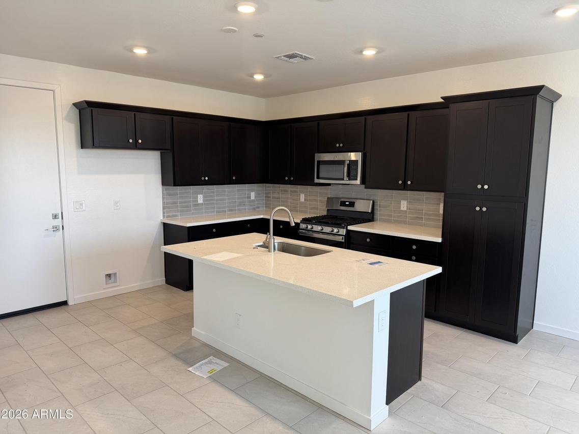 2265 S Falcon Dr., Gilbert, AZ 85295