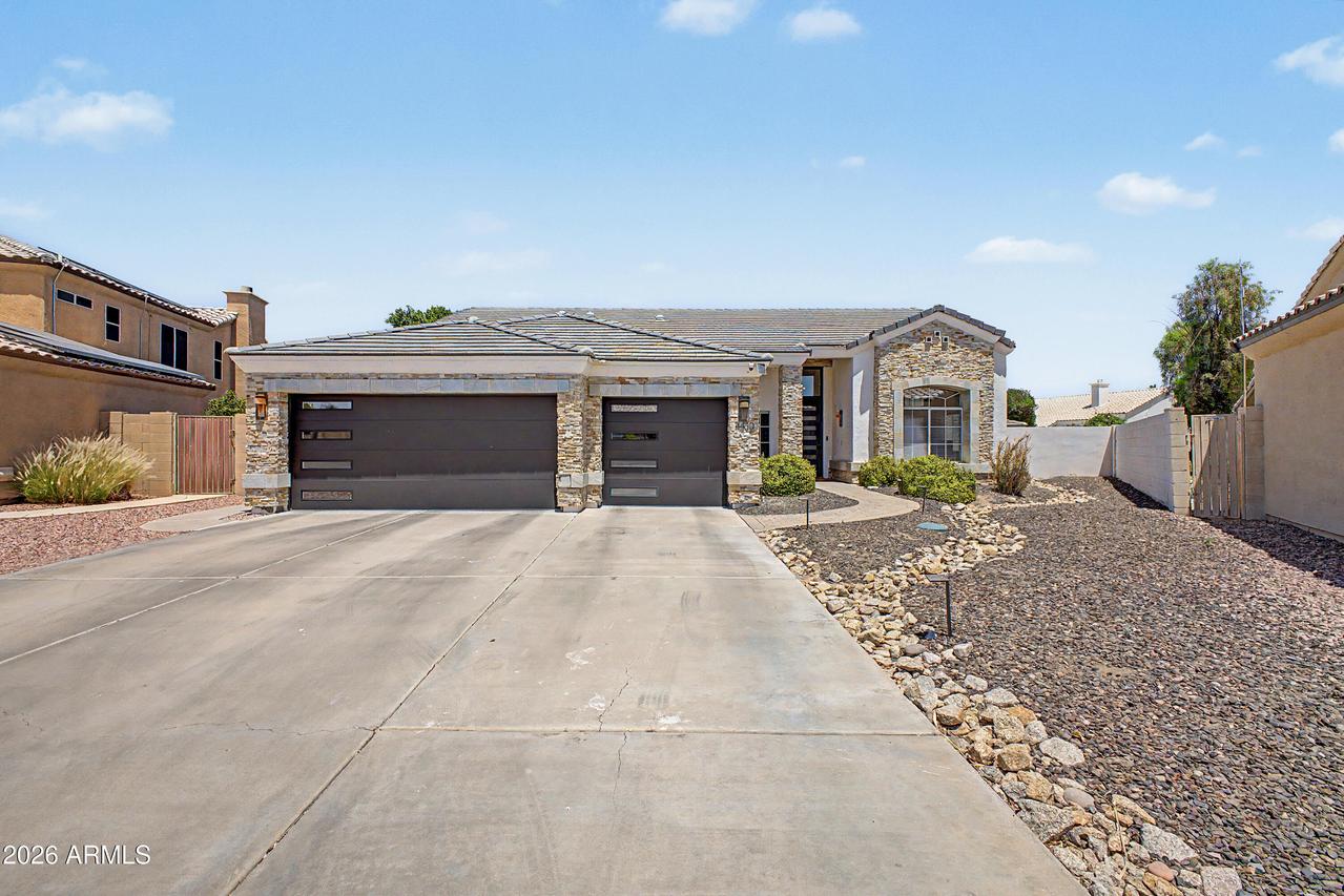 4430 E Graythorn St., Phoenix, AZ 85044