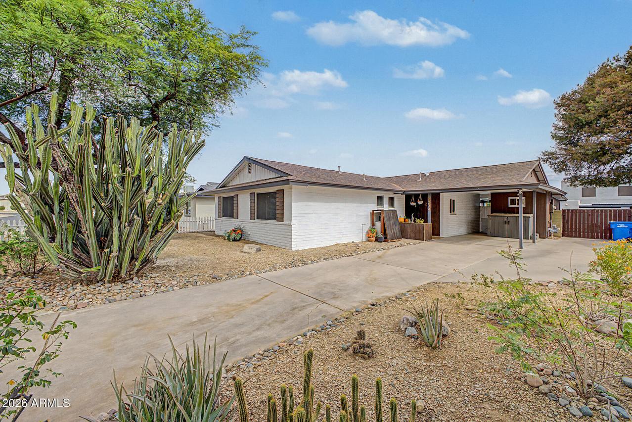 2234 E Paradise Dr., Phoenix, AZ 85028
