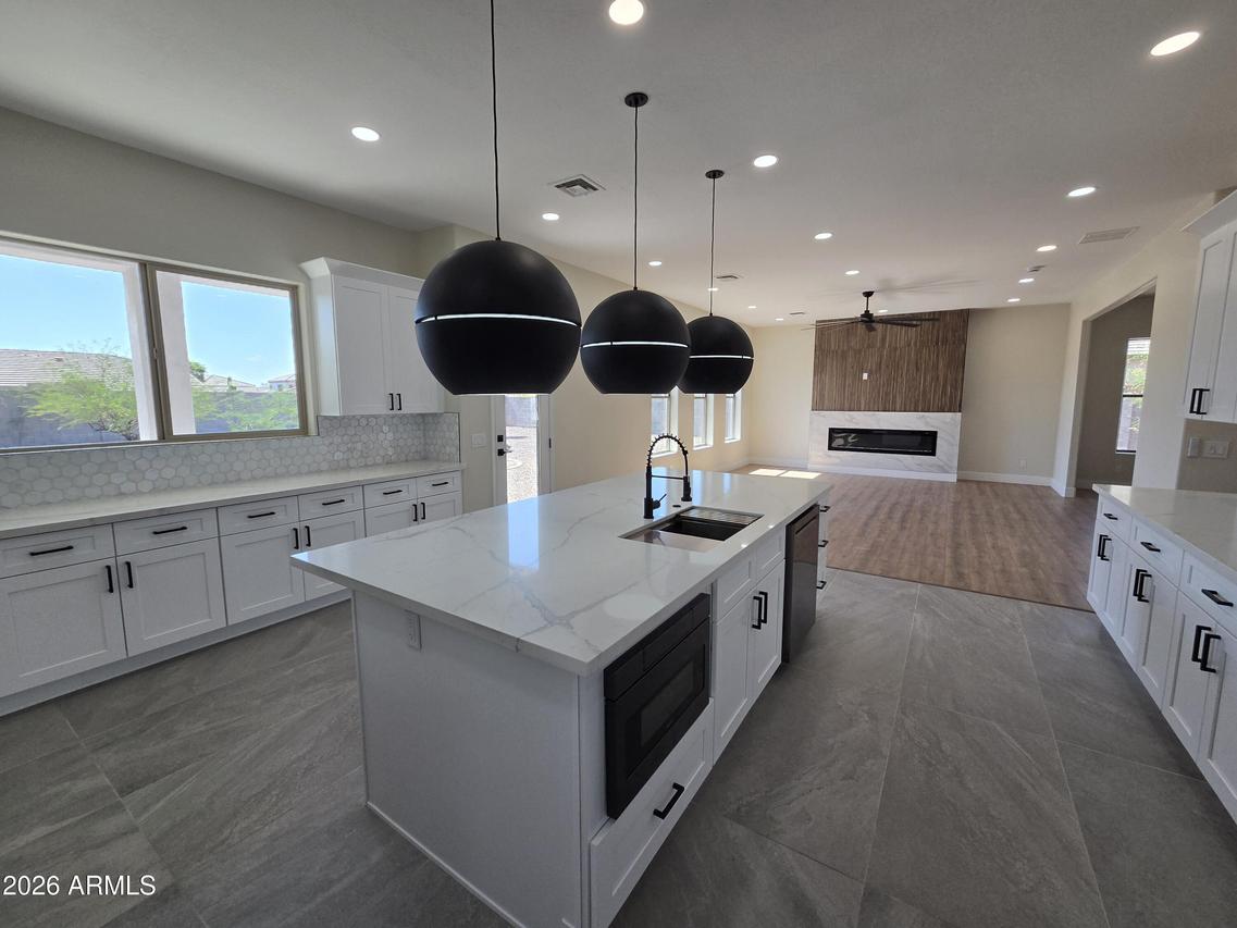10114 S 43rd Ave., Laveen, AZ 85339