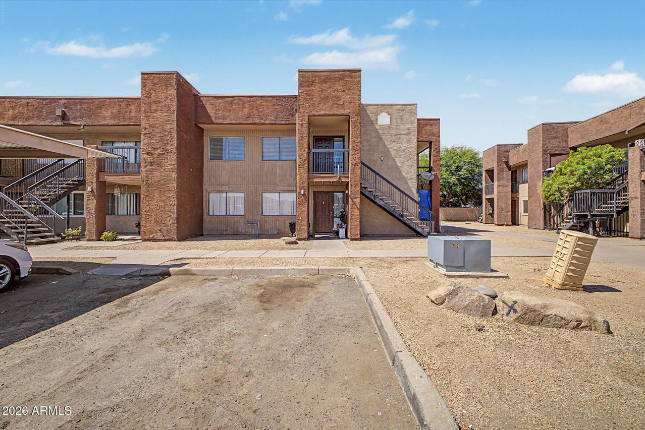3810 N Maryvale Pkwy. #2016, Phoenix, AZ 85031