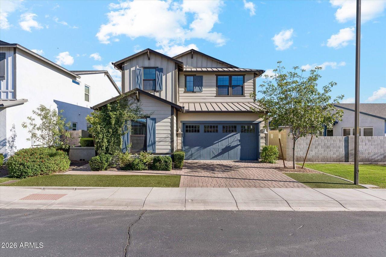 3829 E Crittenden Ln., Phoenix, AZ 85018