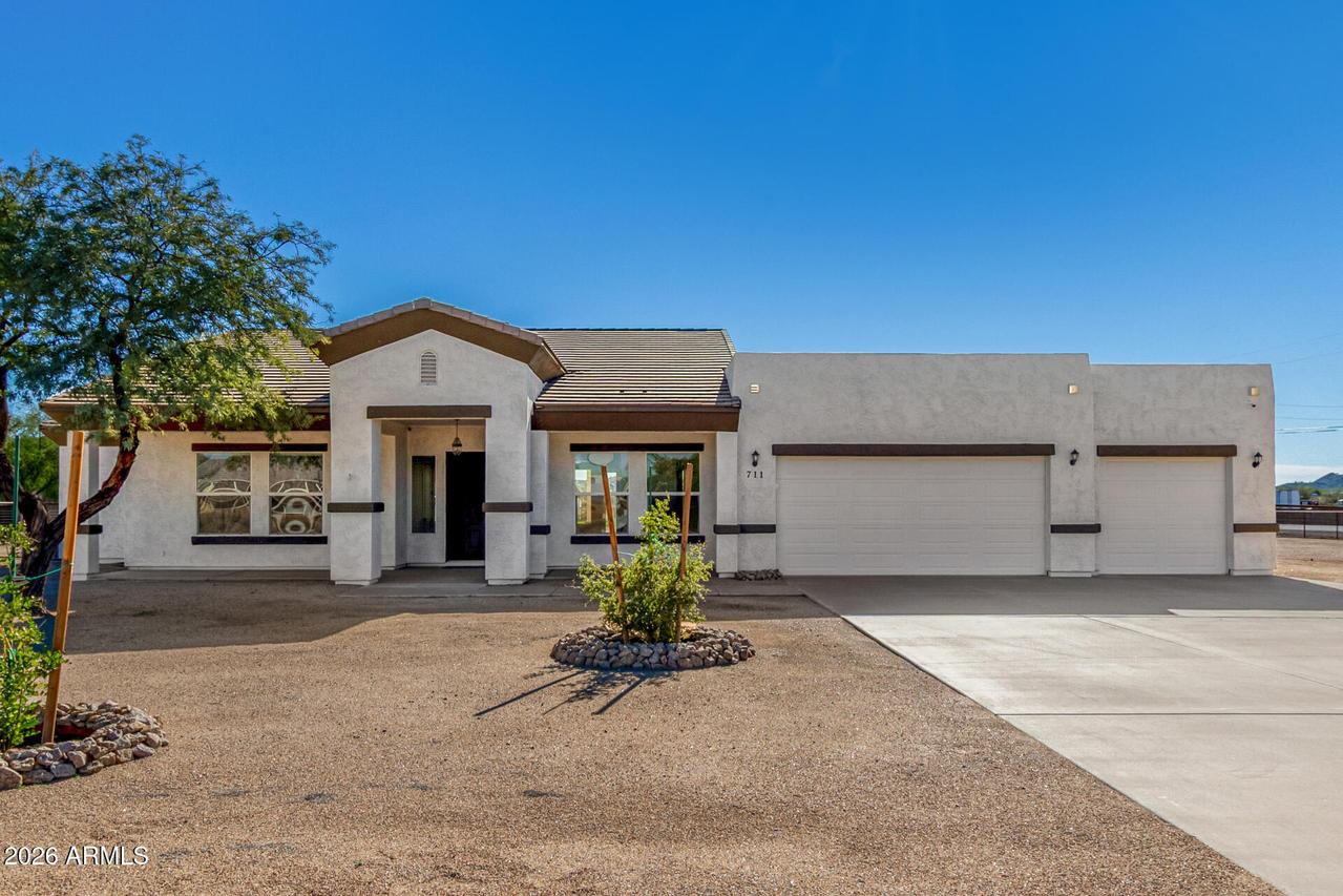 711 E Cloud Rd., Phoenix, AZ 85086