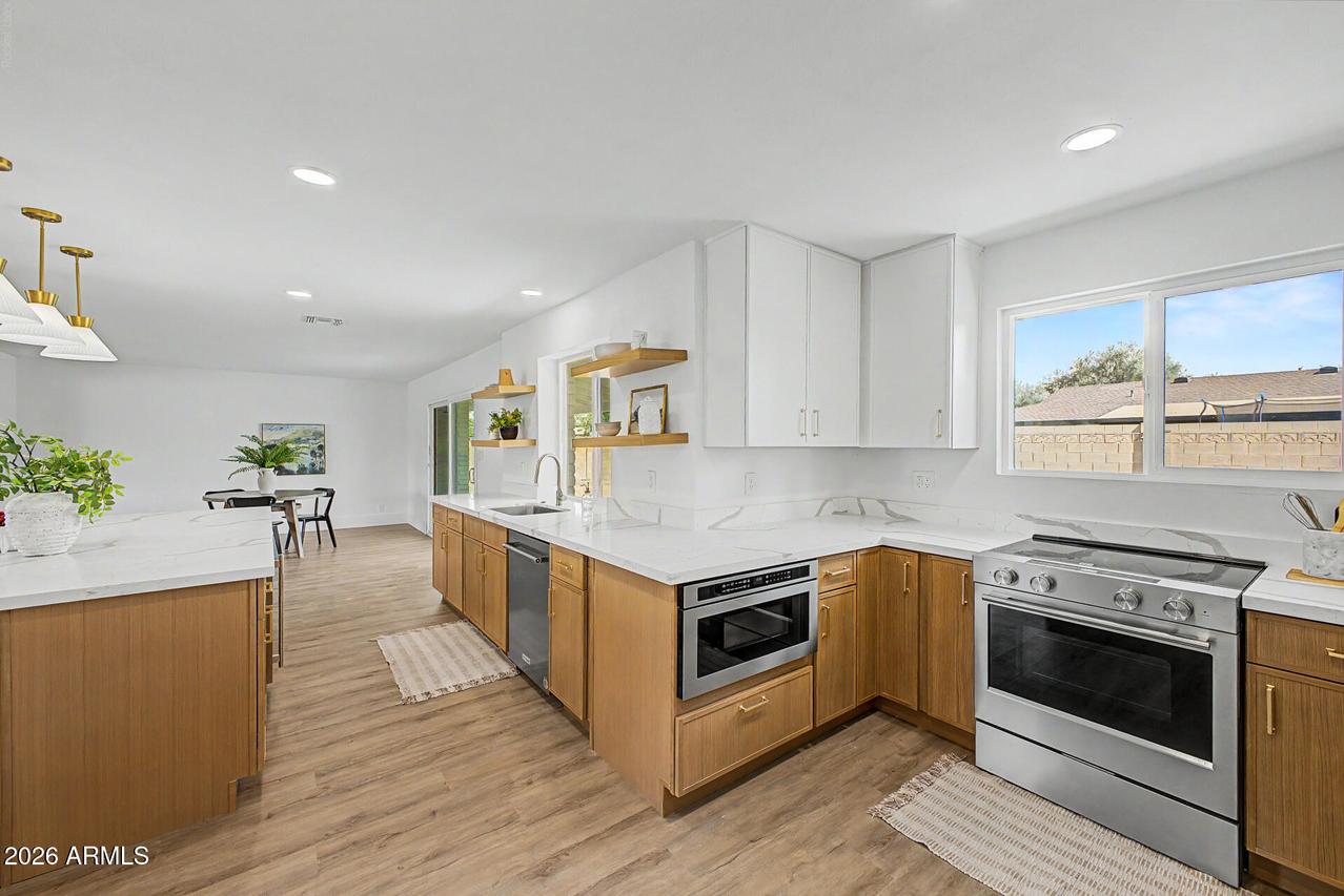 611 E Erie Dr., Tempe, AZ 85282
