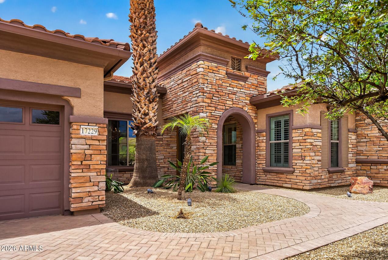 17229 W Whitmore Hall Ln., Surprise, AZ 85387