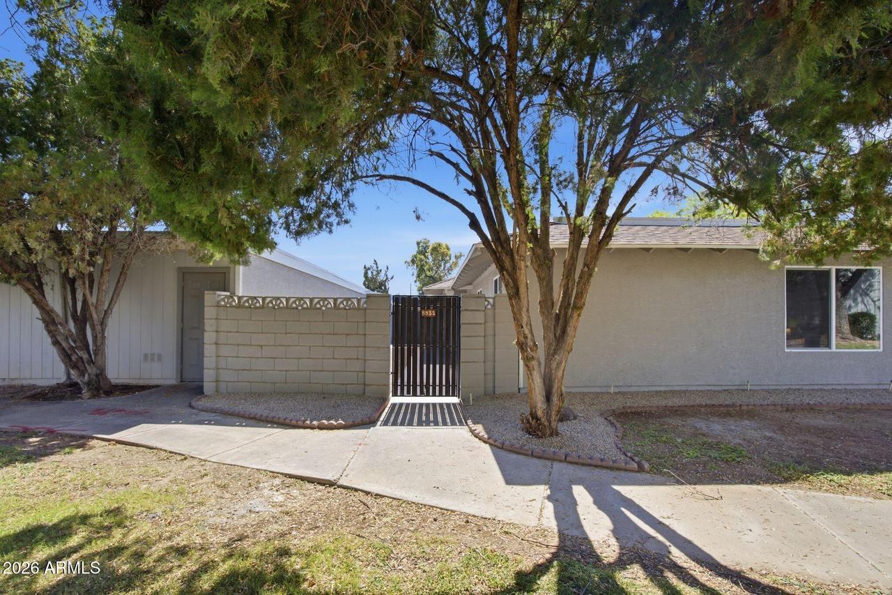 8855 N New World Dr., Glendale, AZ 85302