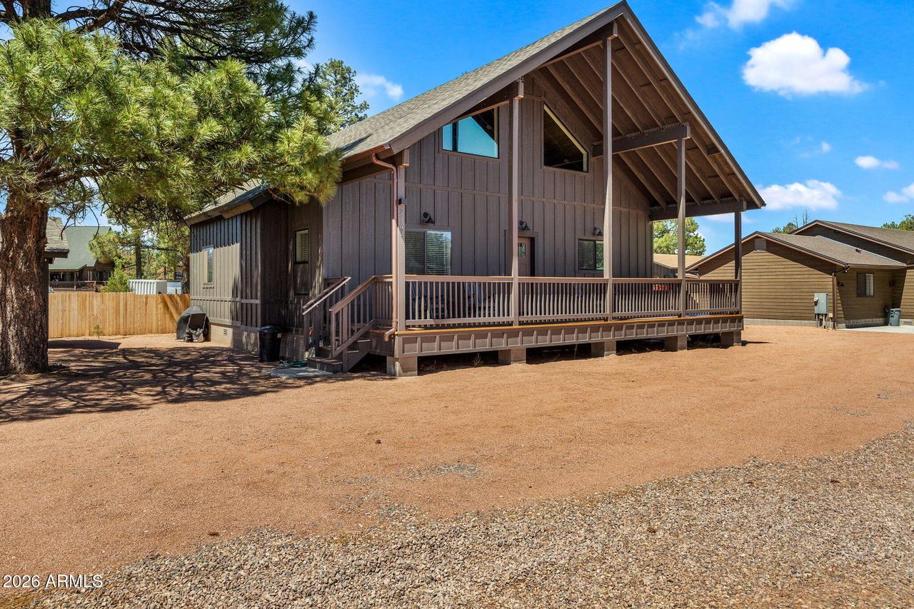 2747 Senior Center St., Overgaard, AZ 85933