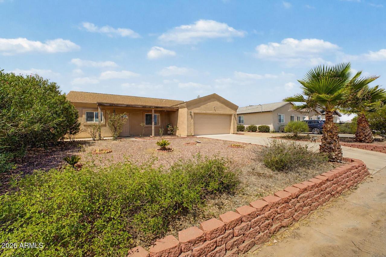 445 W Reizen Dr., Morristown, AZ 85342