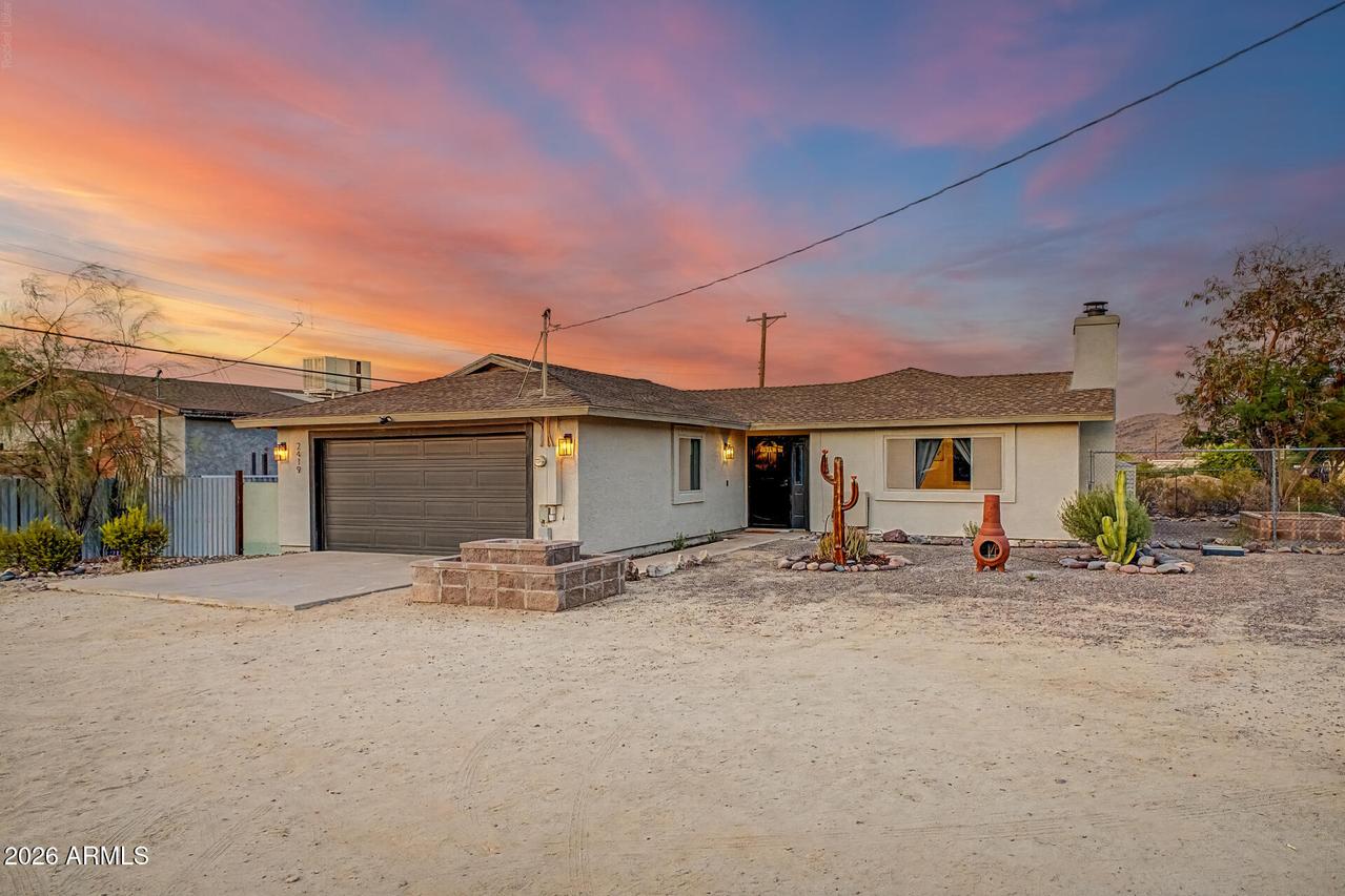 2419 E Caldwell St., Phoenix, AZ 85042