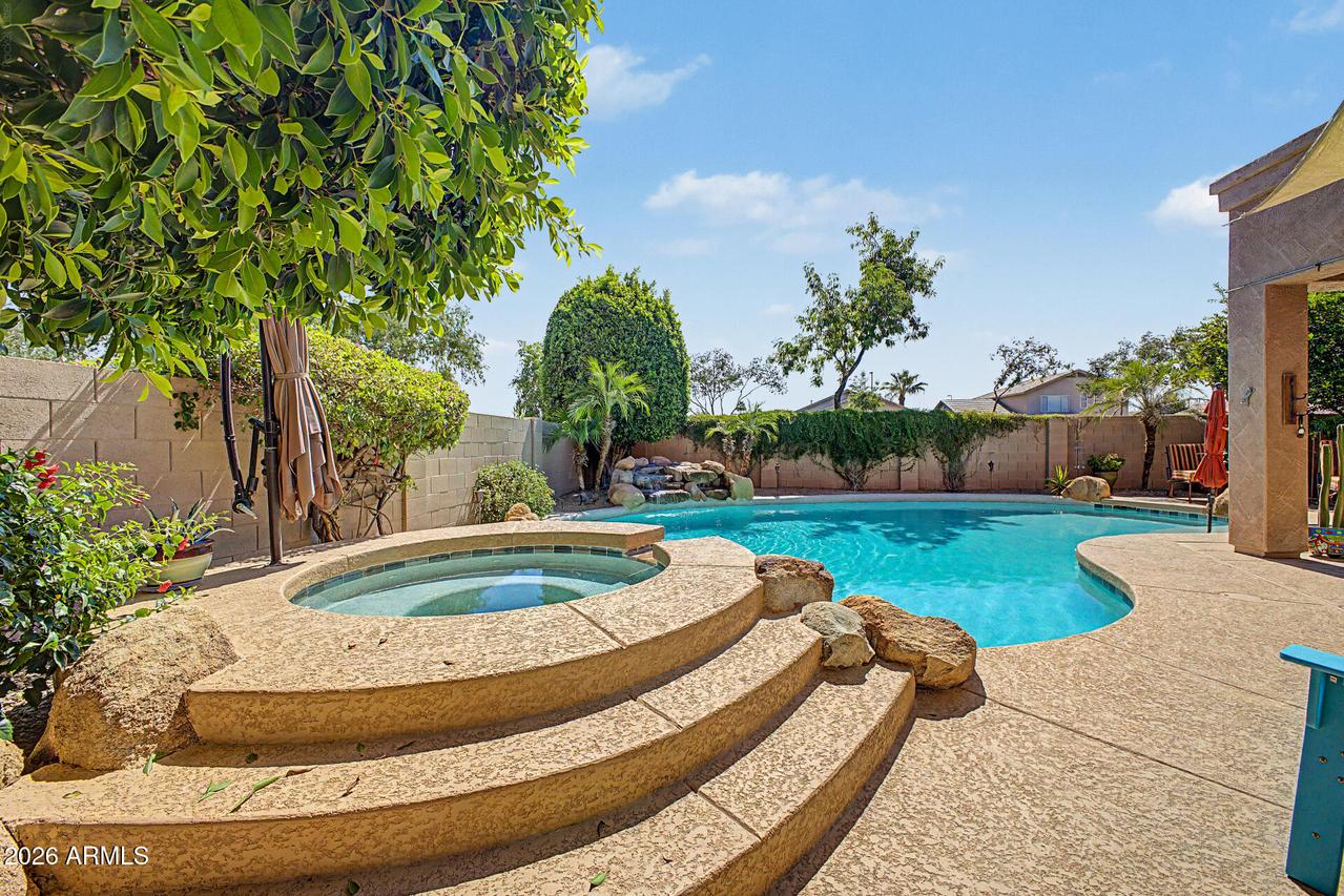 2209 S Sailors Way, Gilbert, AZ 85295