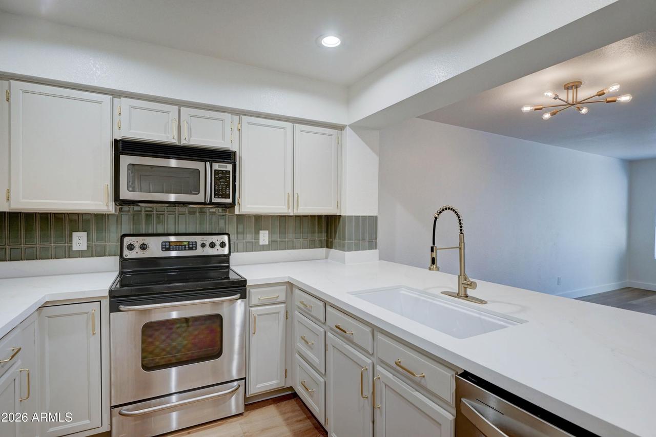 10080 E Mountain View Lake Dr. #D311, Scottsdale, AZ 85258