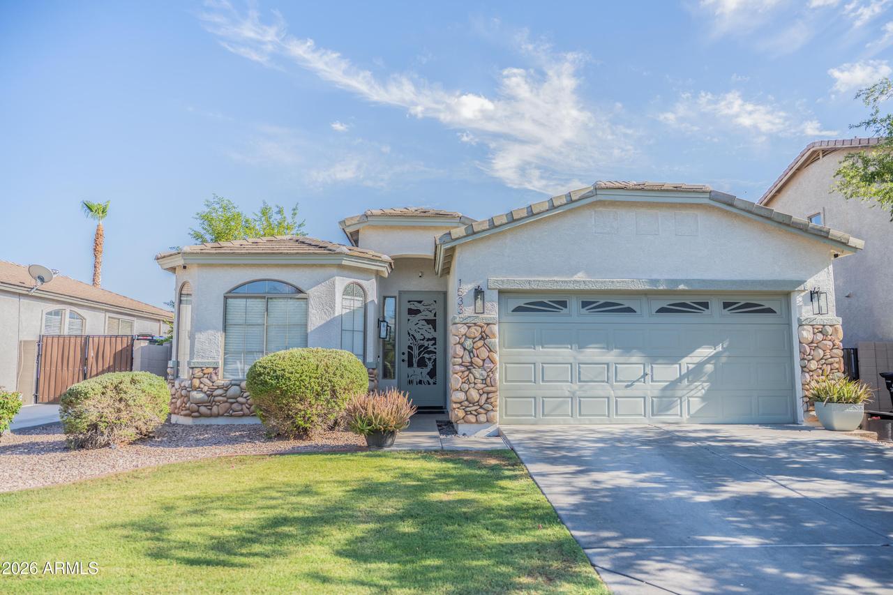 1533 W Saint Anne Ave., Phoenix, AZ 85041