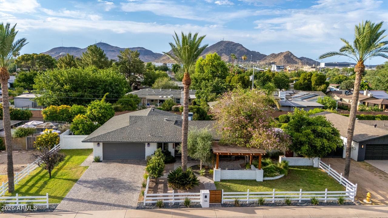 126 W Seldon Ln., Phoenix, AZ 85021