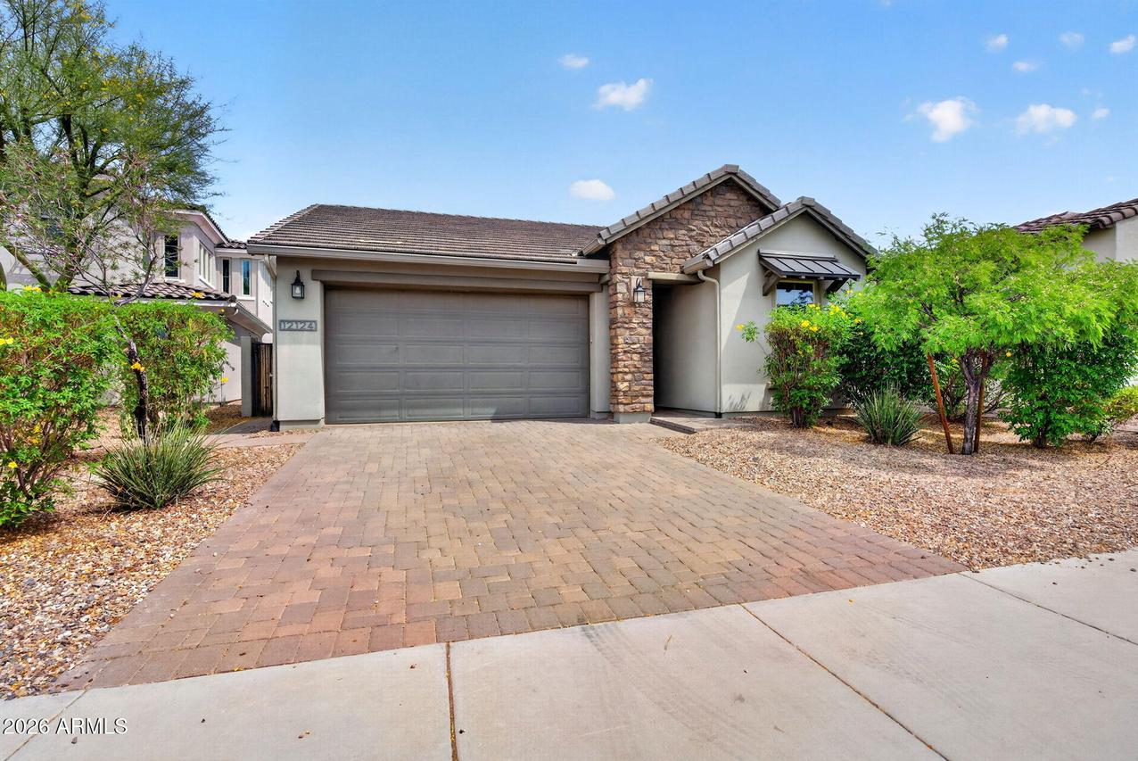 12124 W Peak View Rd., Peoria, AZ 85383