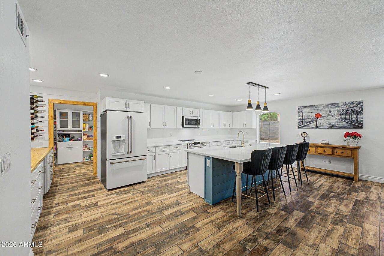 1910 E June Cir., Mesa, AZ 85203