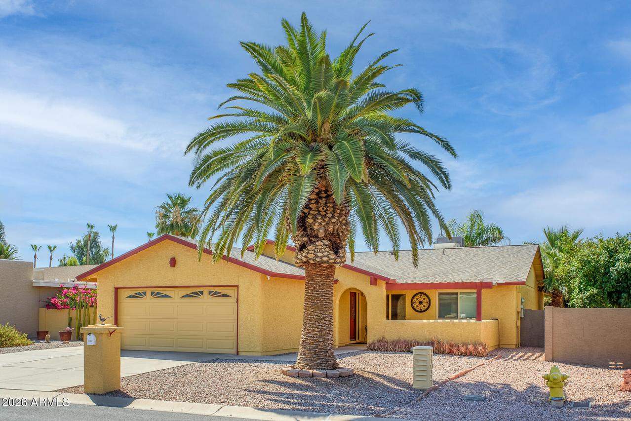 25821 S New Town Dr., Sun Lakes, AZ 85248