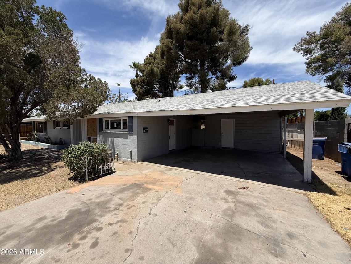 1112 W Bethany Home Rd., Phoenix, AZ 85013