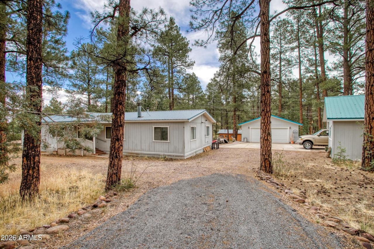 1101 N 27th Ave., Show Low, AZ 85901