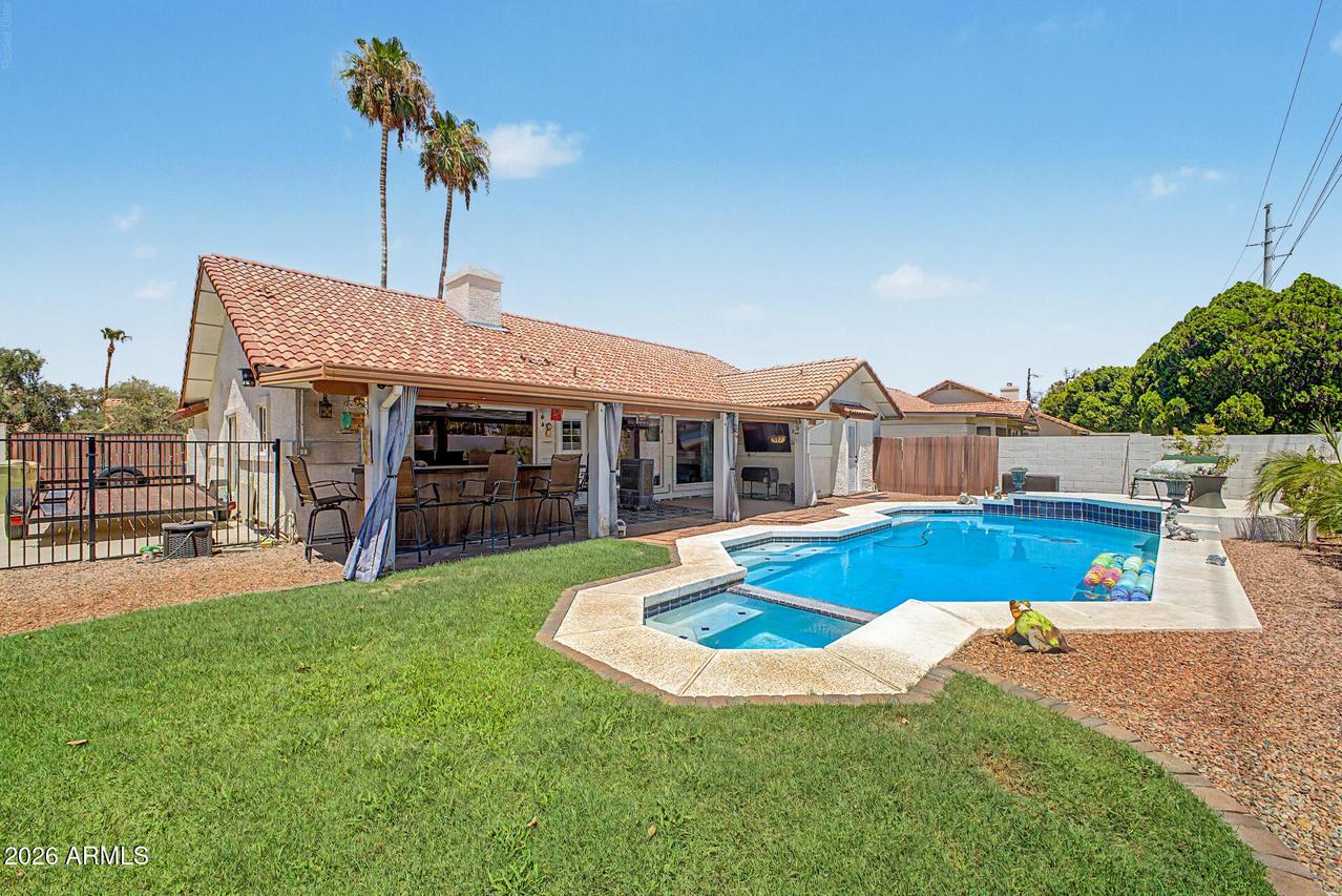 7519 W Mcrae Way, Glendale, AZ 85308