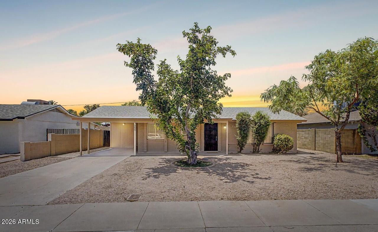 3235 W Country Gables Dr., Phoenix, AZ 85053